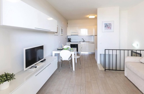 Gaino Apartment | Vacation apartment in three-family house with shared swimming pool and large garden 4 km from Toscol