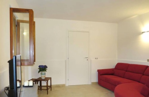 Colmegna House | Vacation home Fiorella in Luino - 8 persons, 4 bedrooms