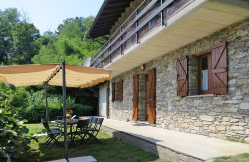 Colmegna House | Vacation home Fiorella in Luino - 8 persons, 4 bedrooms
