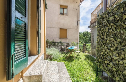 Brunate House | Vacation Home "Il Nido" with Mountain View, Wi-Fi, A/C & Garden