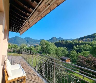 Castiglione d'Intelvi Apartment | Valle Intelvi Panorama