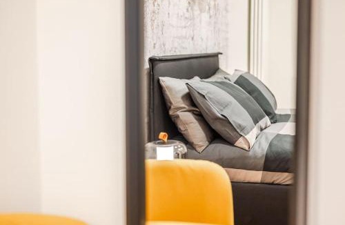 Downtown Apartment | Varese Centro - Eleganza con comfort e stile