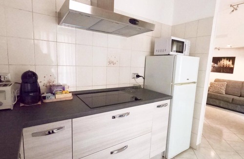 Gallaratese Apartment | VERY NICE APARTMENT/KM 2.6 SAN SIRO STADIUM/KM 10 PIAZZA DUOMO/SUBWAY/WI-FI FREE