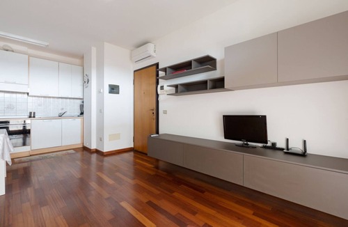 Zona Farini Apartment | Viale Marche apartment - near Maciachini M3