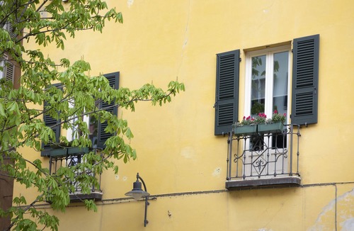 Centro Storico Nord Apartment | Vibrant Luxury Designer Apartment in Downtown