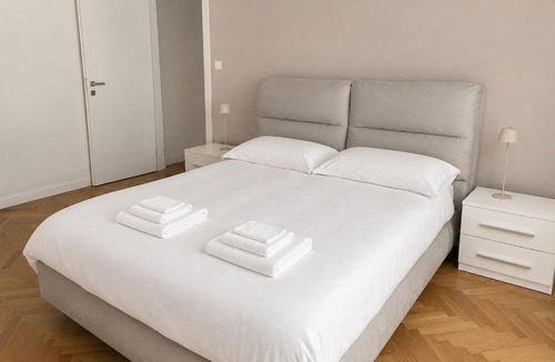 Mirafiori Apartment | Vicini-Vicini