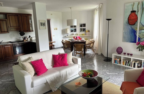 San Mamete Apartment | View to the lake, sun terrace, Mediterranean garden, cosy flat