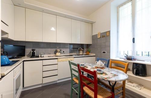 Porta Lodovica Apartment | Vigentina 80s Apartment