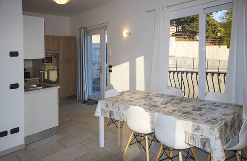 Aer Villa | Villa Ada - Theater Home, wit marvellous lake view