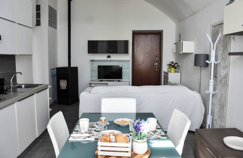 Tavernerio Apartment | Villa Antonella, app. Victory