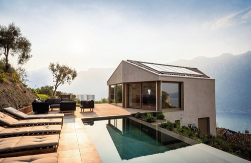Arias Villa | 'Villa Arias' with Lake View, Pool & Wi-Fi