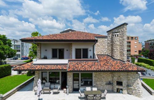 Dalmine House | Villa Celine