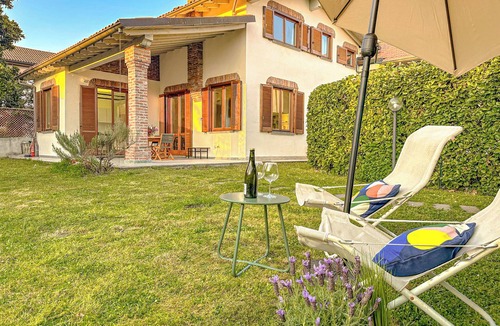 Ortica Villa | Villa Corelli - Parking and Exclusive garden