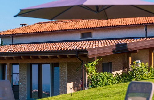 Torrone Villa | Villa 'Elios' with Mountain View, Wi-Fi and Air Conditioning