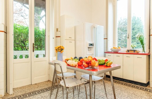 Travedona-Monate Villa | Villa Evelina