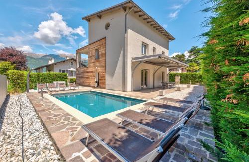 Colico Piano House | Villa Family with pool and amazing panoramic penthouse