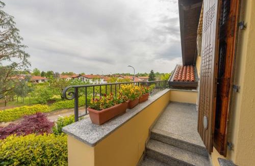 Cadorago Apartment | Villa Frida, New Apartment Como&Milano