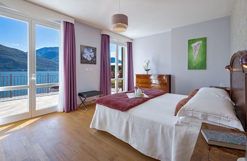 Naggio Villa | Villa in Calozzo with 7 bedrooms sleeps 14