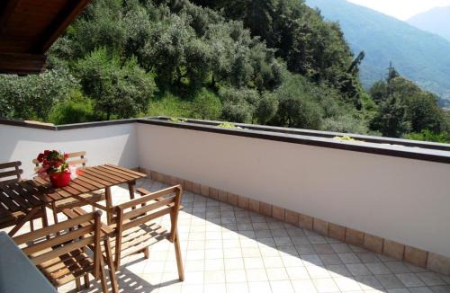 Pisogne Apartment | Villa in Pisogne with pool, garden and lake view