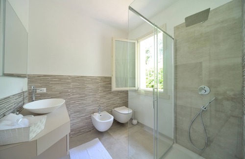 San Felice del Benaco Bed & Breakfast | Villa Josephine B&B