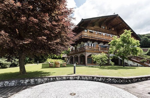 Barzio Ski Chalet | Villa Meridiana Luxury Chalet with large park and indoor pool