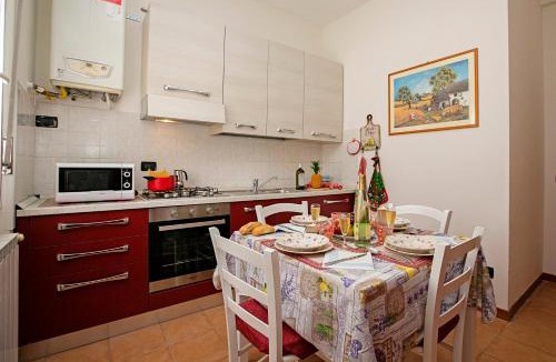 Desenzano del Garda Apartment | Villa Mimosa - Appartamento 1 - Happy Rentals