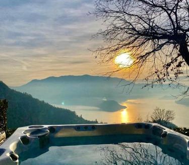 Perledo House | Villa Nel Bosco