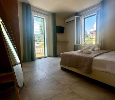 Albate House | Villa Patrizia affittacamere con parcheggio privato