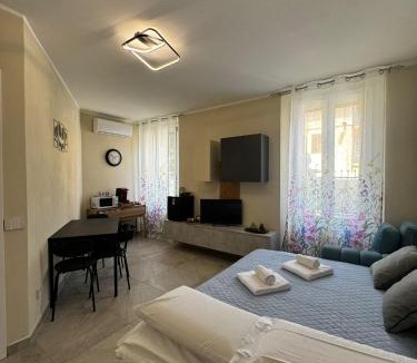 Albate House | Villa Patrizia affittacamere con parcheggio privato