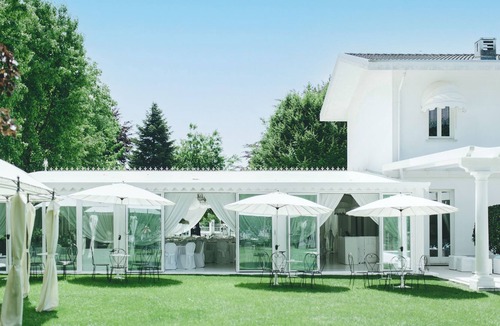 Vanzaghello Villa | Villa Patrizia - exclusive