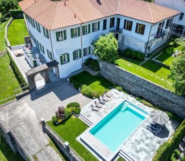 Calozzo House | Villa Perpenti - Pianello del Lario by LoveComo