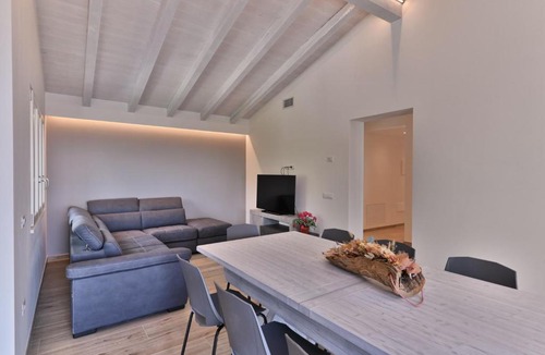 Gardola Villa | Villa Pineta - Theater Home