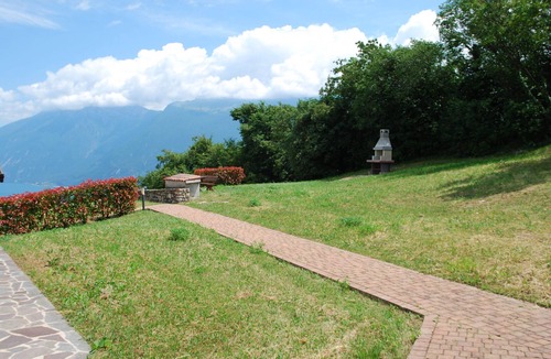 Prabione Villa | Villa Sole - Theater Home, with garage and beautiful lake view