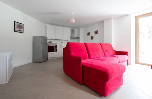 Tola Apartment | Villa Tola - Rosso - One Bedroom Apartment, Sleeps 4