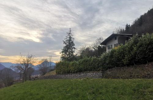 Treviso Bresciano House | Villa tra montagna e laghi 14 posti