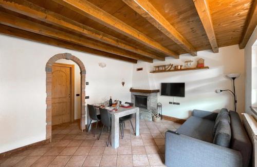 Corteno Golgi Villa | Villetta a schiera, giardino privato e box doppio