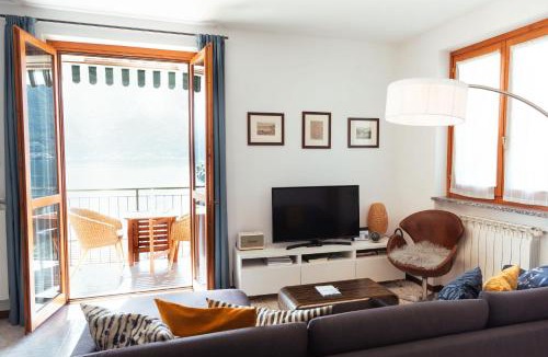 Sala Comacina House | Vista Azzurra - Sala Comacina by LoveComo