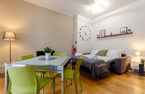 Gioia Apartment | Vivimihome-Chic Apartment near Milano Central