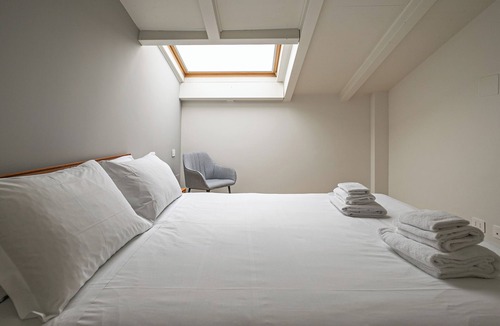 Monza House | Volta 40 - B - One Bedroom Guest House, Sleeps 4