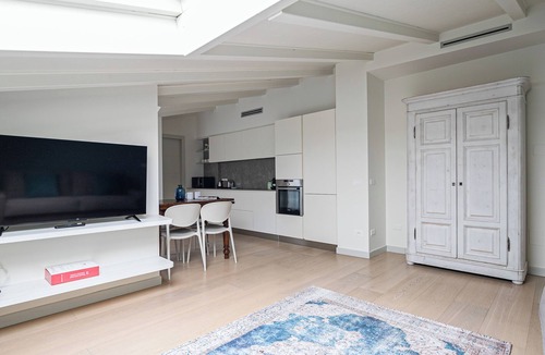 Monza Apartment | Volta 40 - Two Bedroom Apartment, Sleeps 8