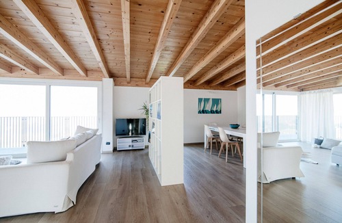 Lipomo Apartment | White Attic - My Home In Como