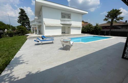 Grancia Apartment | White House