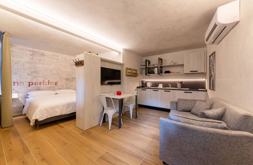 Voltino Apartment | Wohnung in Voltino mit Garten by Interhome