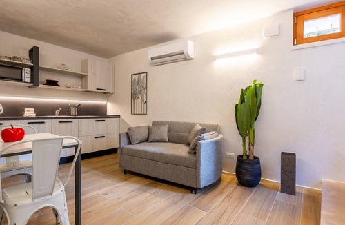 Voltino Apartment | Wohnung in Voltino mit Garten by Interhome