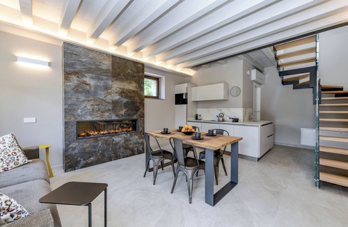 Anfo Apartment | Wonderful apartment with swimming pool and lake view
