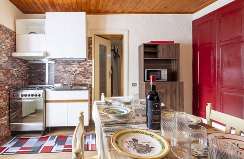 Villa di Tirano House | Wonderful private villa for 7 guests with WIFI, A/C, TV, patio and pets allowed