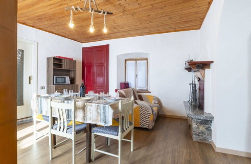 Villa di Tirano House | Wonderful private villa for 7 guests with WIFI, A/C, TV, patio and pets allowed