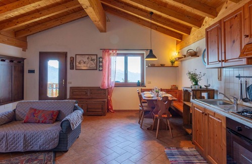 Peglio House | Wonderful private villa for 4 people with WIFI, TV, balcony and pets allowed