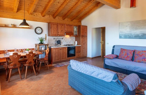 Peglio House | Wonderful private villa for 4 people with WIFI, TV, balcony and pets allowed