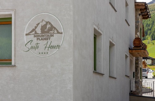 San Rocco Apartment | Wood Mountain Planet Suite House